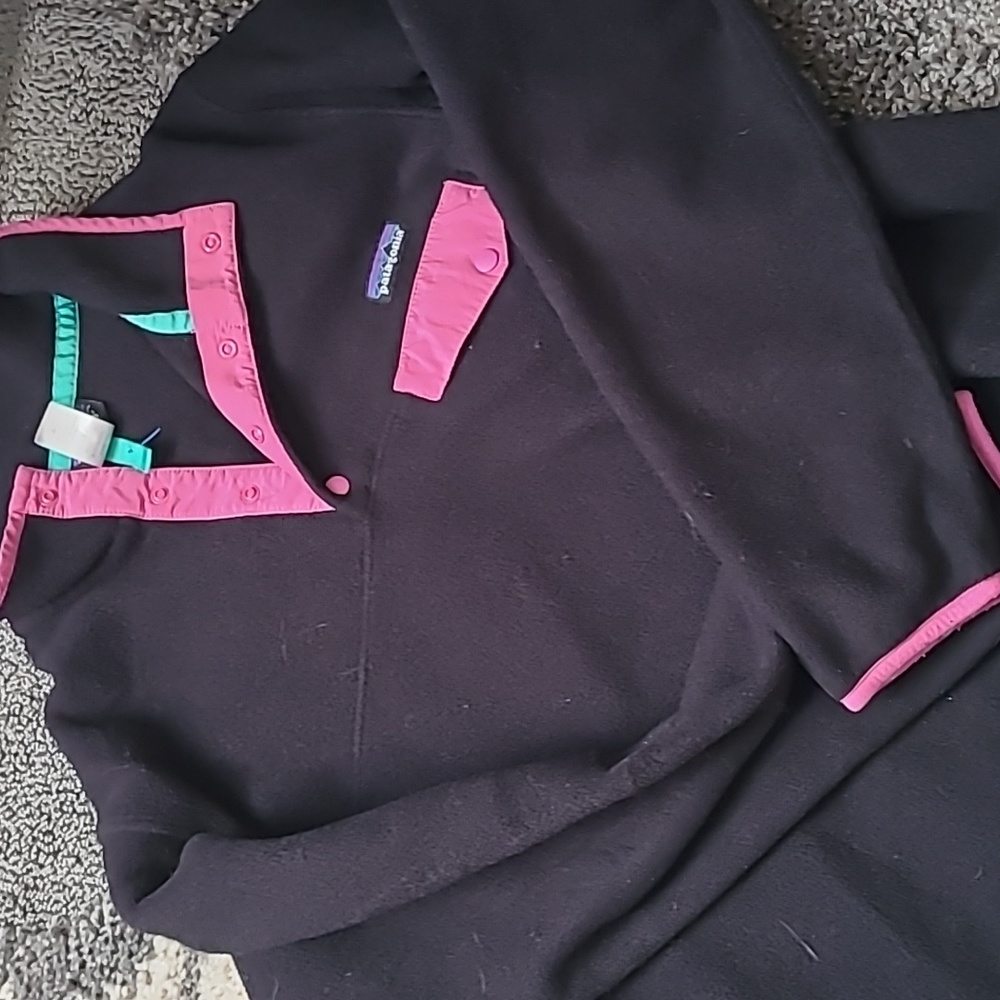 Patagonia large women's synchilla pullover snap black purple 💜 - Picture 6 of 9